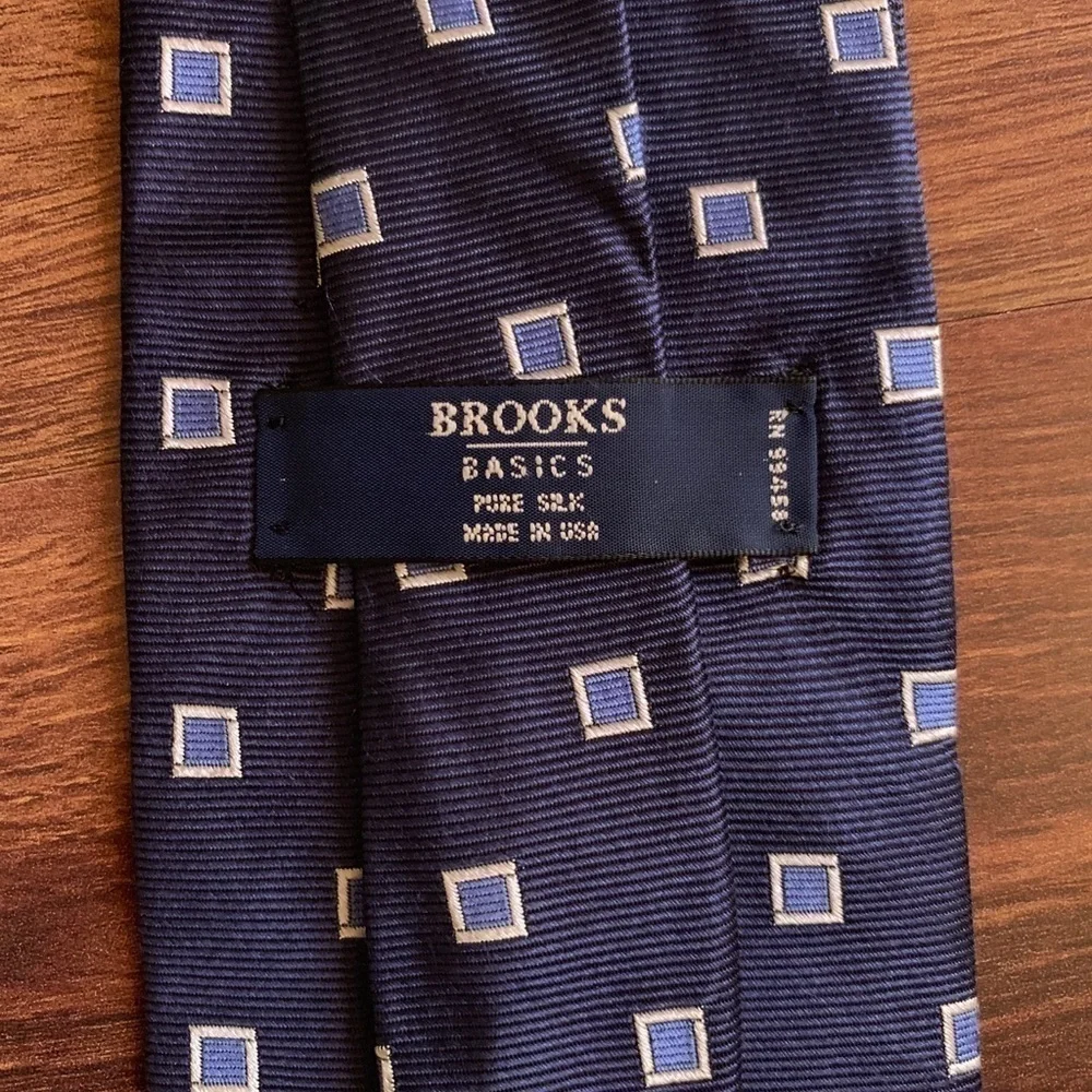 🍁SALE🍁BROOKS Basics Classic Blue Silk Necktie
